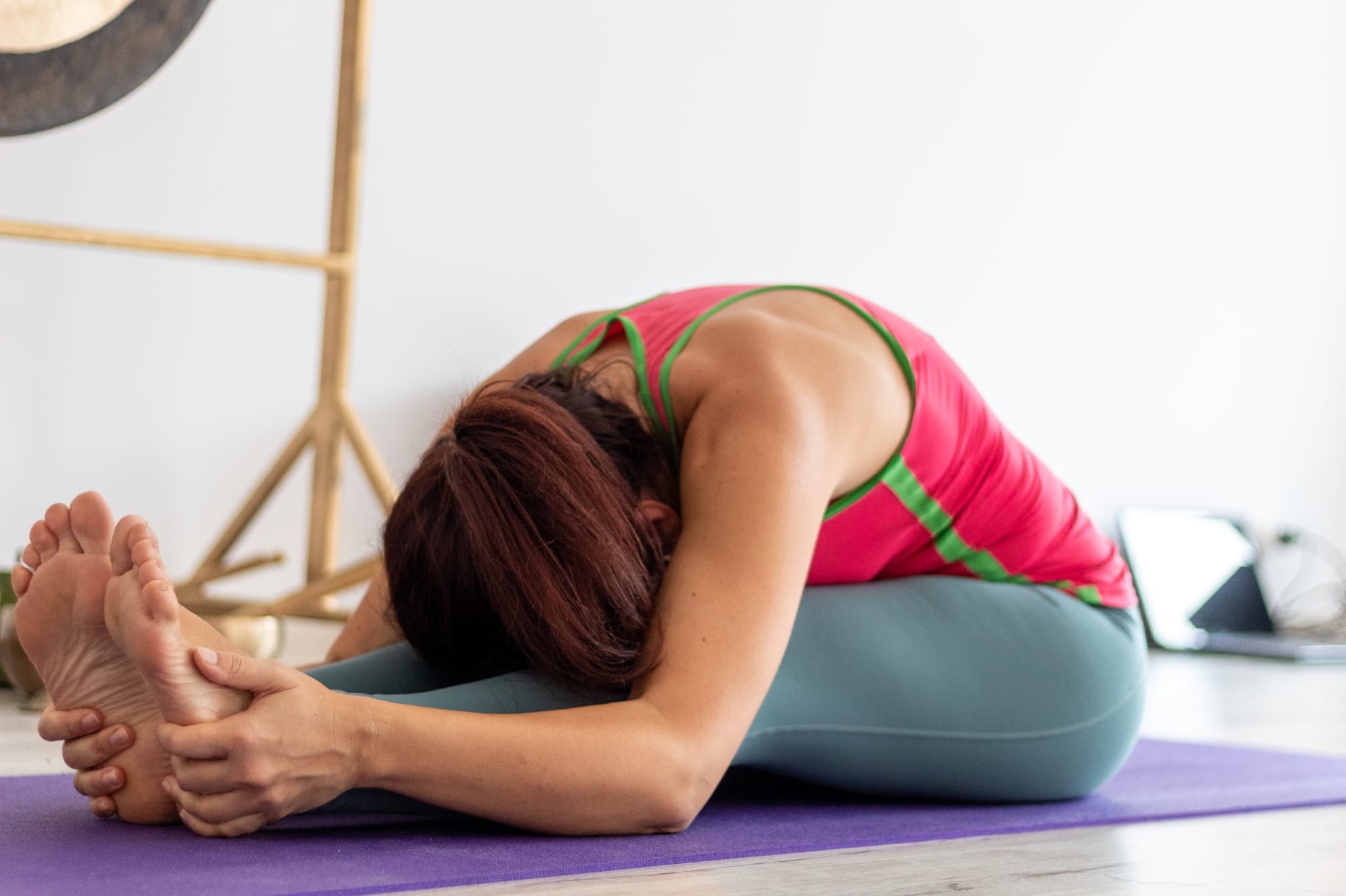 Postura Cobrei în Yoga (Bhujangasana): Beneficii pentru Sistemul Nervos, Rinichi, Suprarenale și Echilibrul Interior